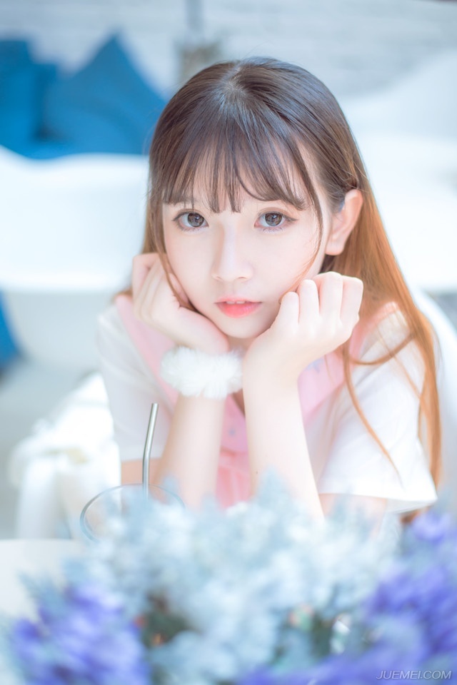 好比较，远方的是朋友，身边的是仇敌：陈天桥有几百亿不借你没话说，你哥哥有十万不借你一万就是王八蛋。
